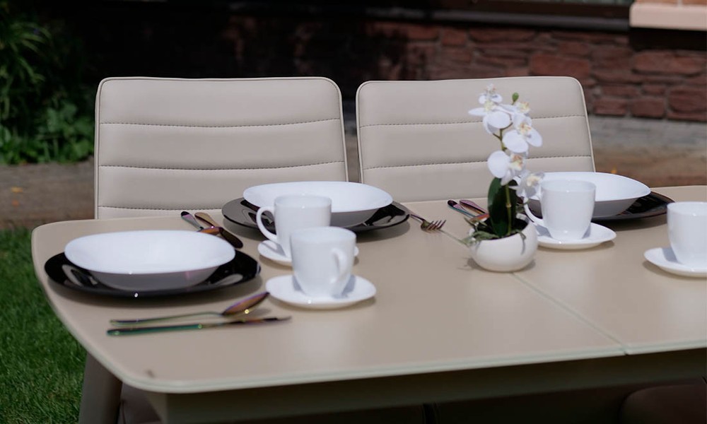 Обідній комплект: стіл Твіст і стільці Арно Prestol™