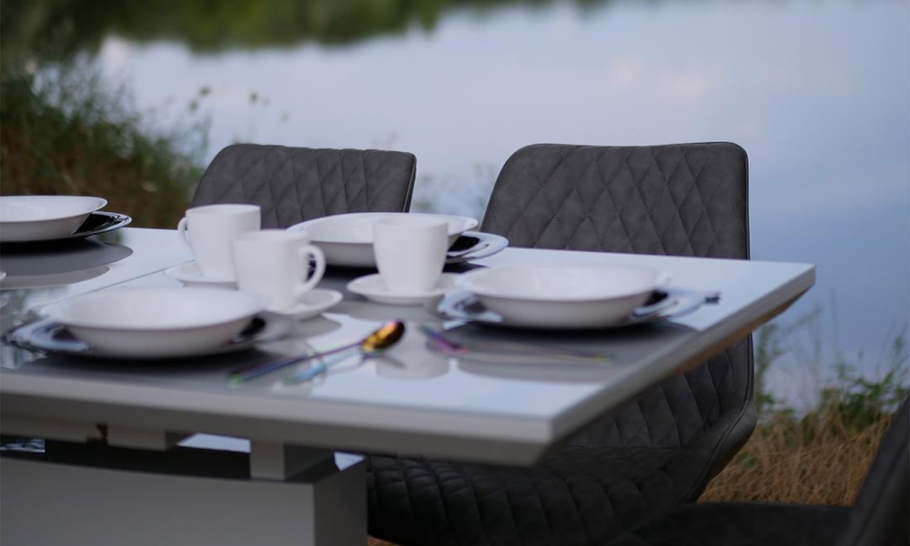 Обідній комплект: стіл Скайлайн і стільці Моріс Prestol™