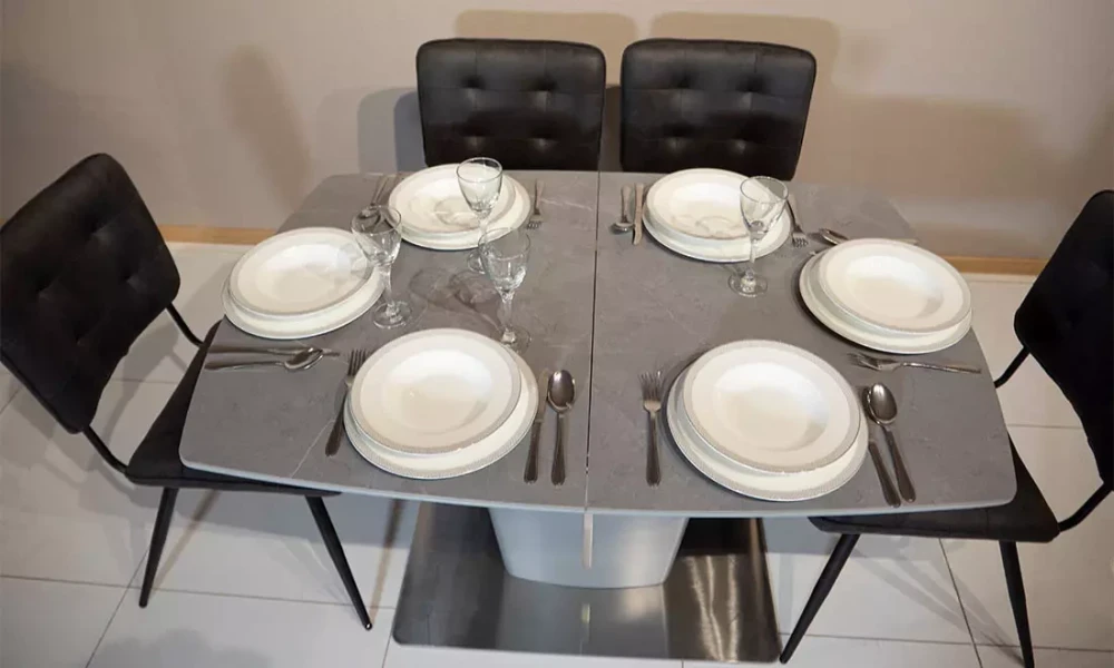 Обідній комплект: стіл Адам і стільці Монтана Prestol™